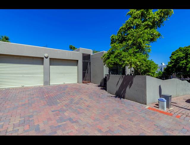2 BEDROOM TOWNHOUSE FOR SALE IN ROODEKRANS
